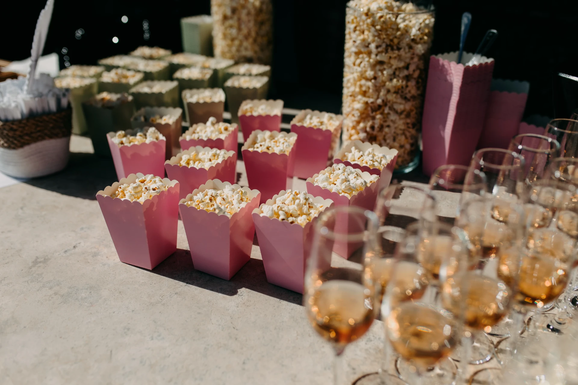 Rózsaszín popcorn dobozok