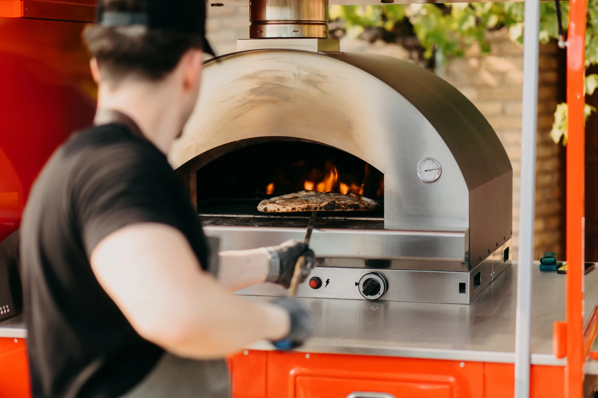 Pizza sütő a vendégvárásnál